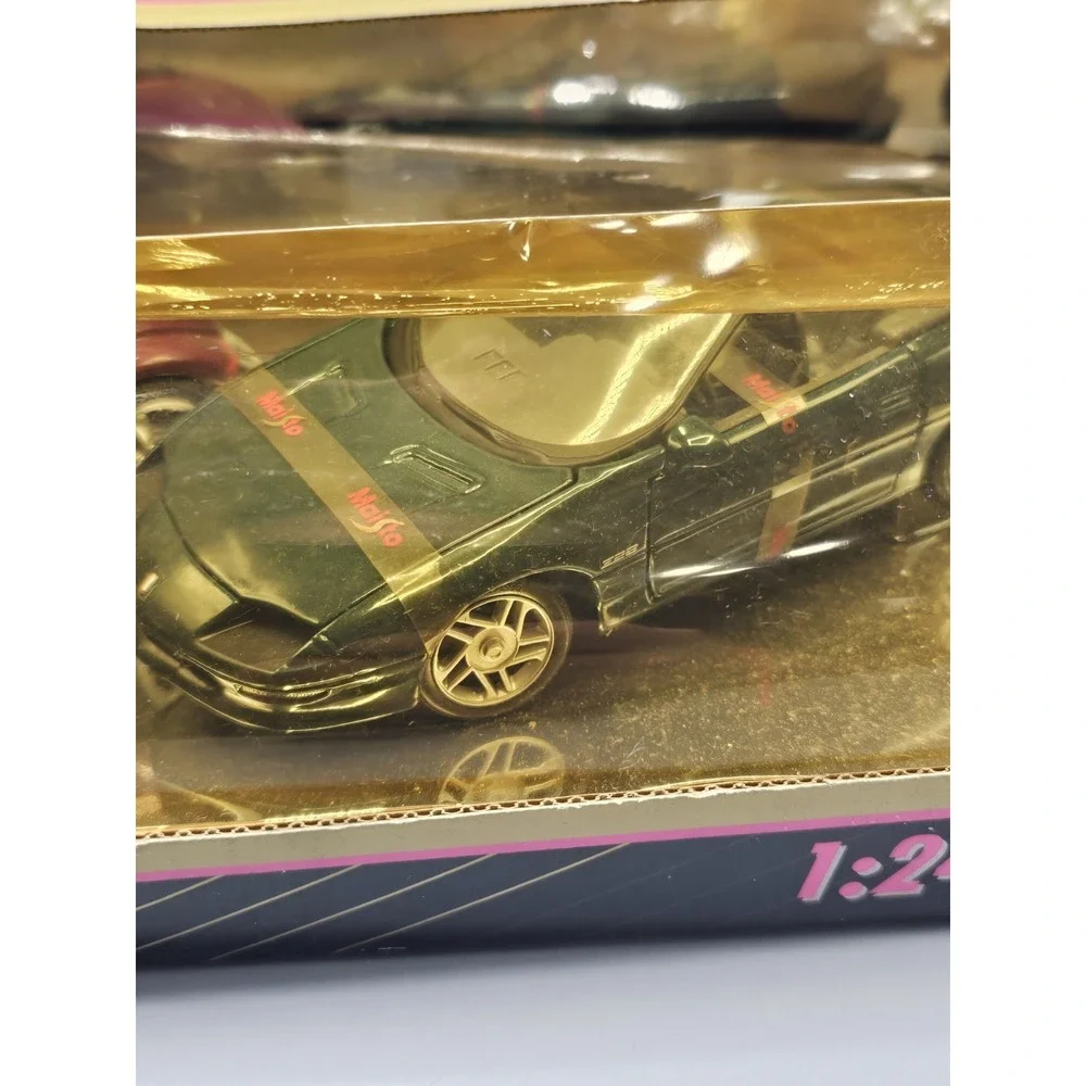 Maisto 1997 Purple Plymouth Prowler & Chevy Camaro Twin Pack 1/24 Series  In Box
